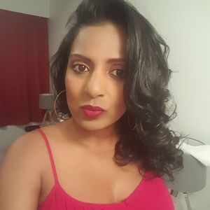 Meet your Posher, Selena